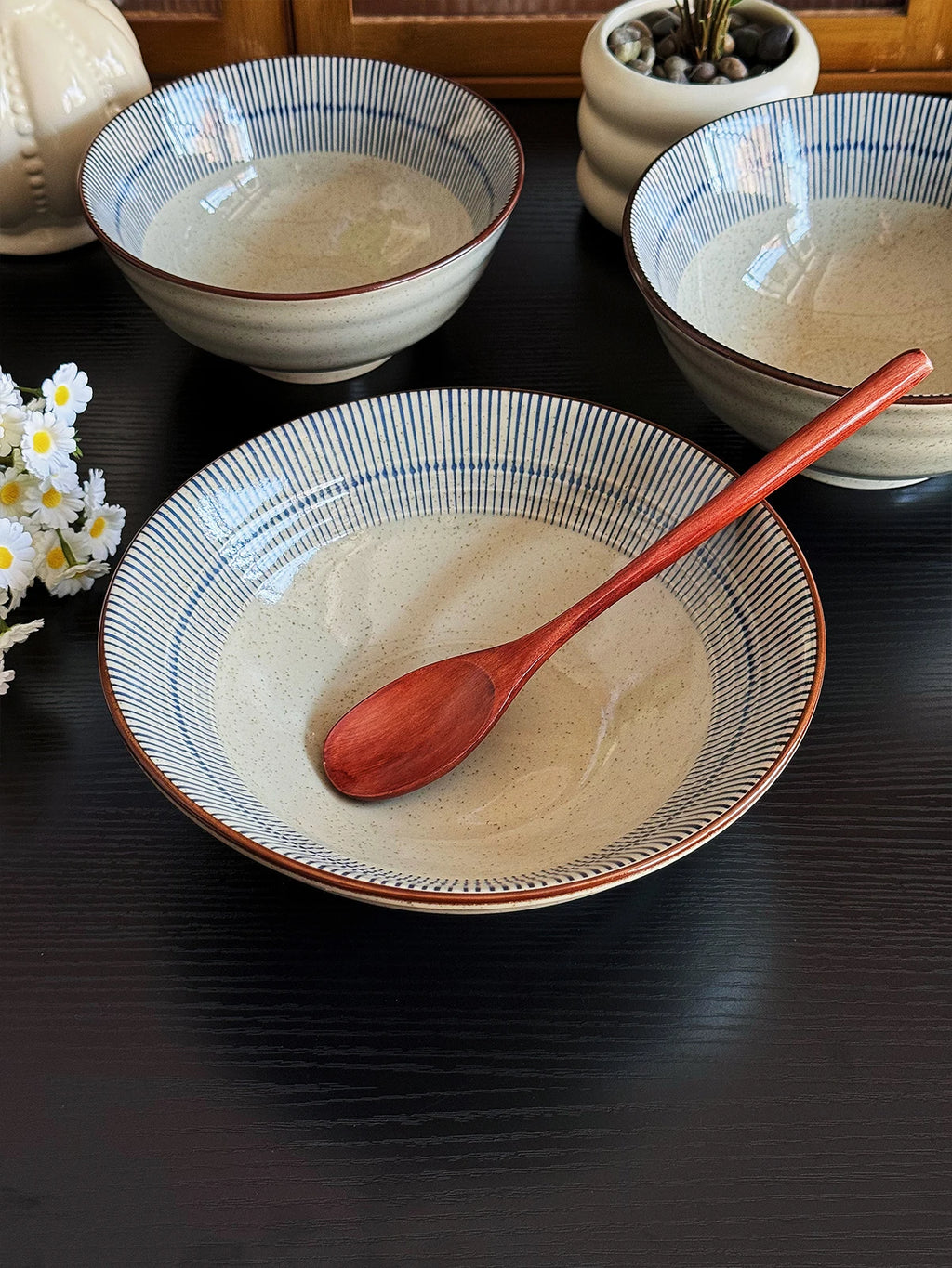 Japanese Style Ceramic Bowl Ramen Soup Bowl Luxury Sensation Home Use Conch Rice Noodles Bowl Dining Utensils round